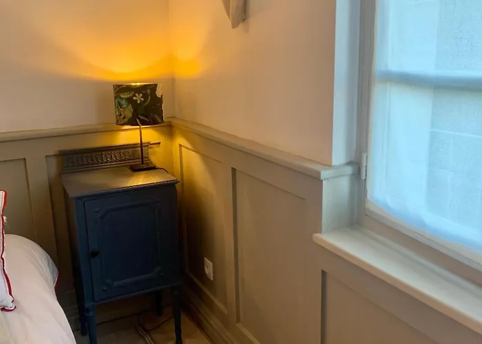 Petit Boudoir The Riverside Retreat