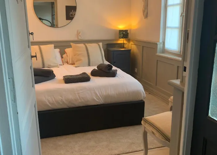 Petit Boudoir The Riverside Retreat Bed and Breakfast