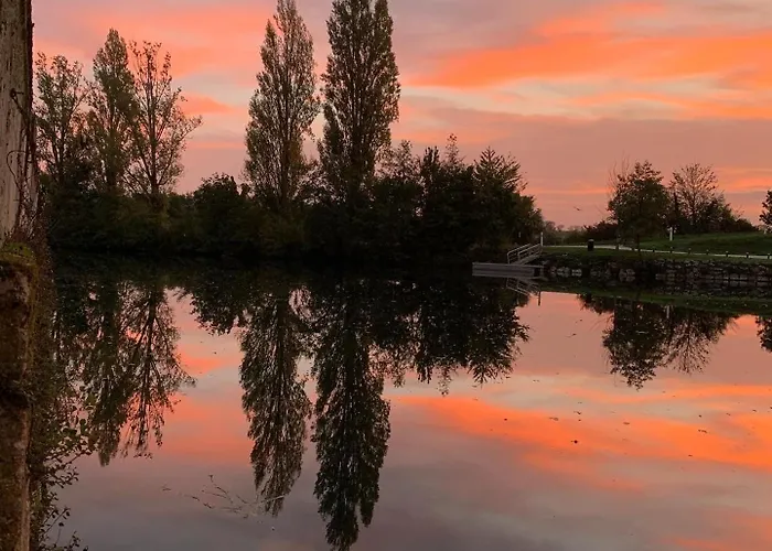 Bed and Breakfast Petit Boudoir The Riverside Retreat 3*